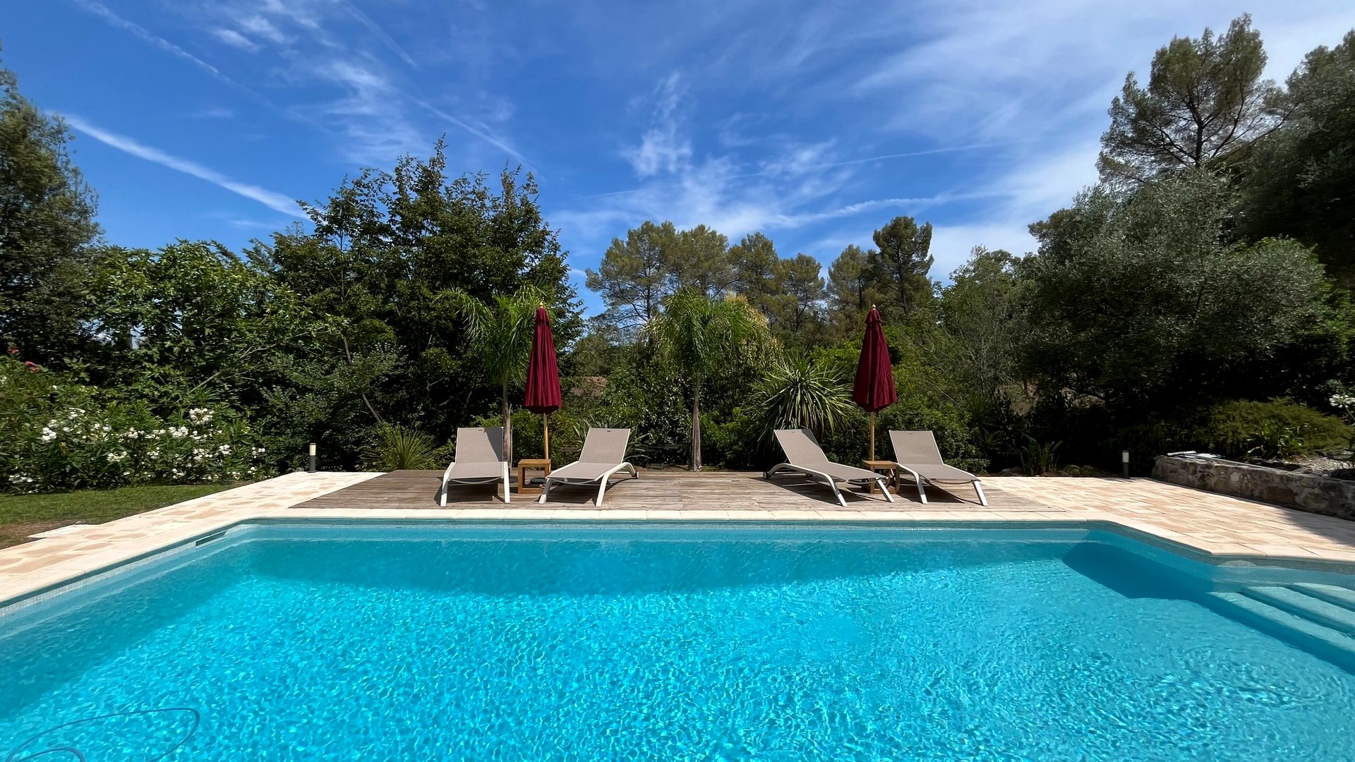 La piscine de la Villa Côté Soleil et du Gîte Côté Jardin