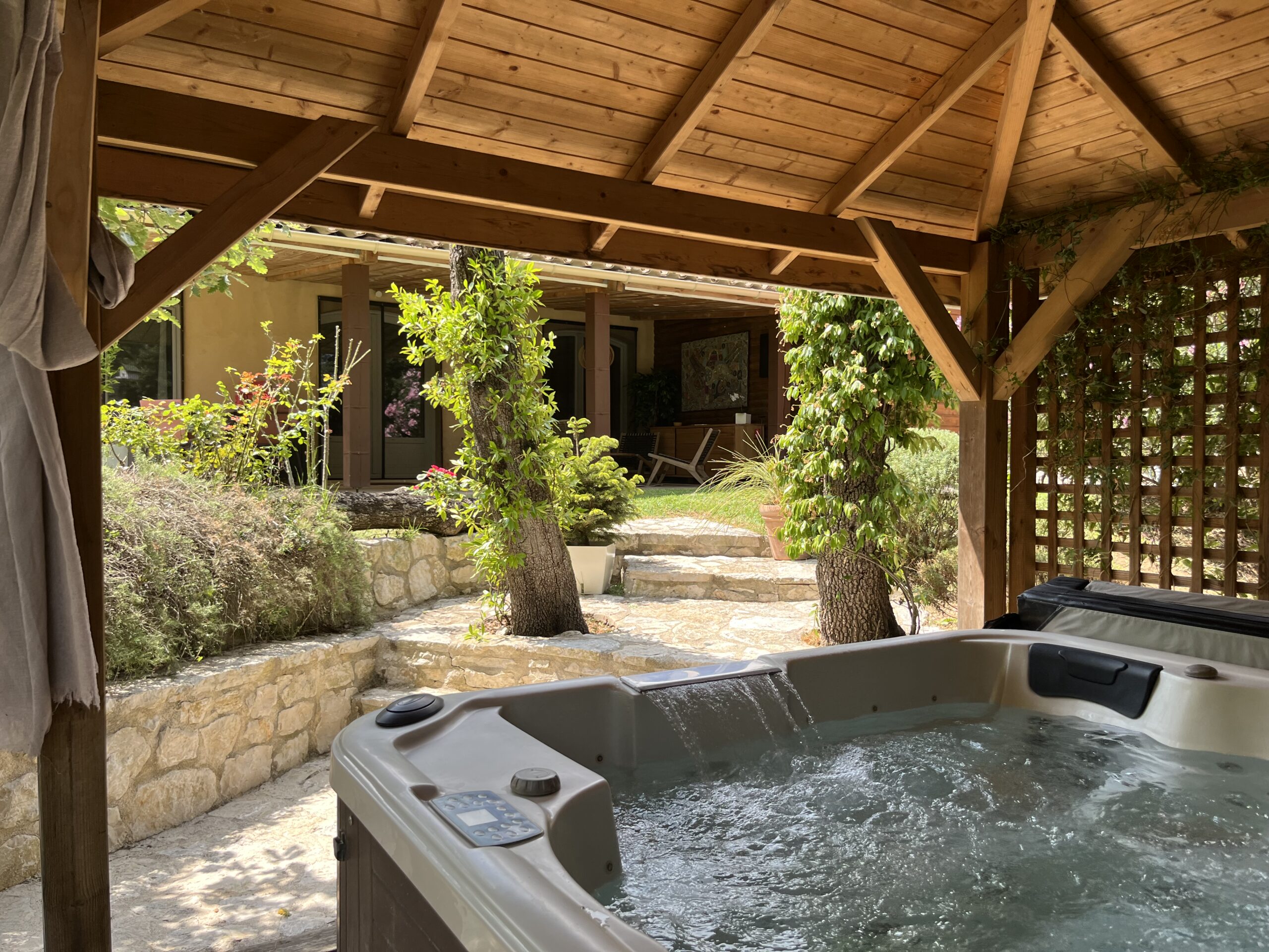 Gîte Côté Jardin - Le Jacuzzi