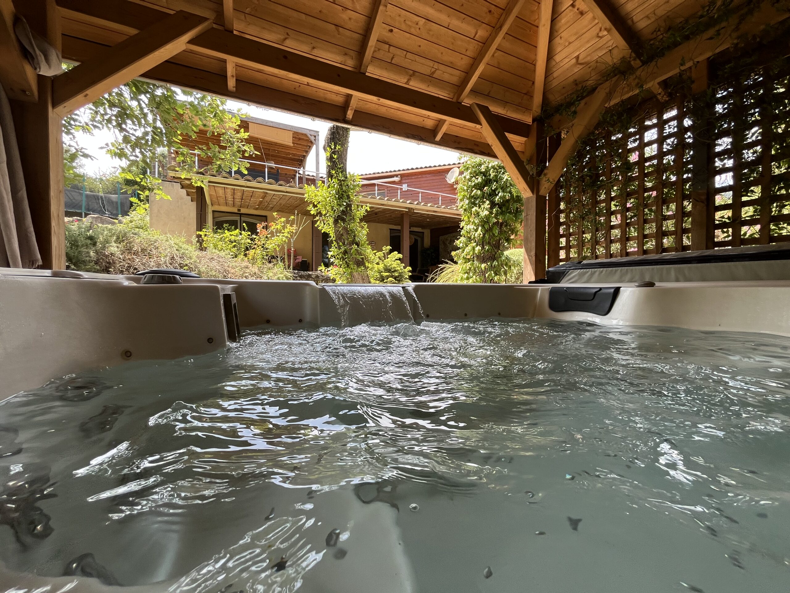 Villa Côté Soleil - Le Jacuzzi - Côté jardin